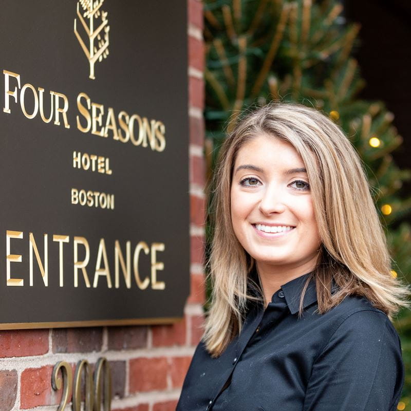 Ƶ College student Julia McIntyre Four Seasons internship