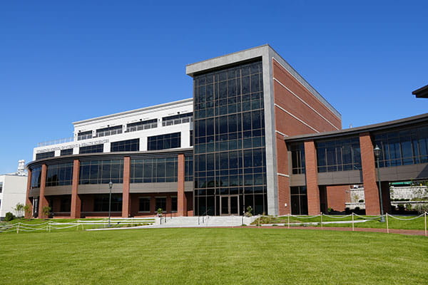 Ƶ College's new Cummings School of Nursing & Health Sciences